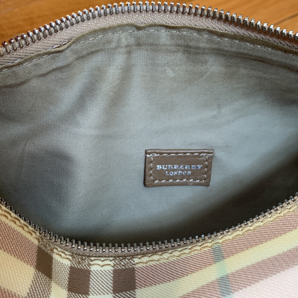 Burberry Vintage Barrel Roll Bag. - Picture 5 of 6